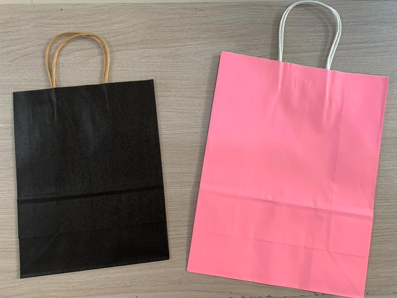 Bolsas de papel kraft de escolores.